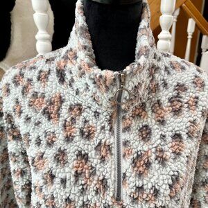 PRICE IS FIRM!  S0 Sherpa Pullover Top